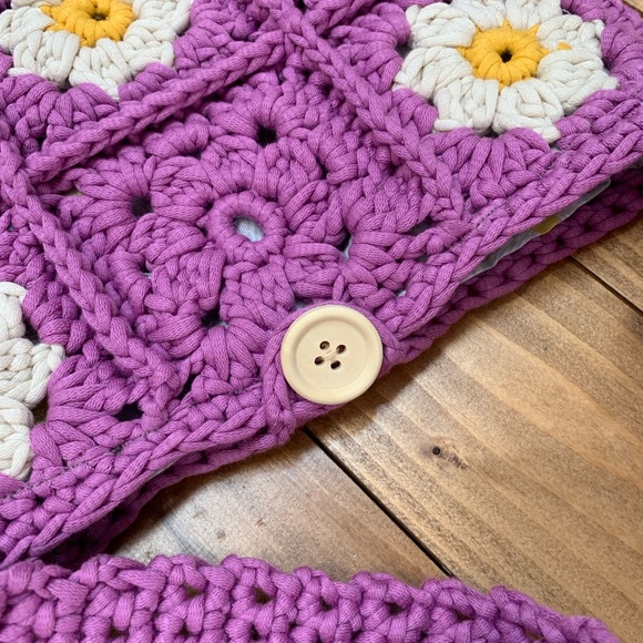 Crochet daisy crossbody purse - Picture 3 of 4